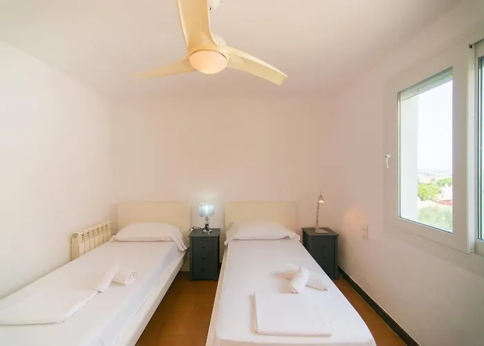Villa Welcs 281 Emp Con Piscina Compartida *