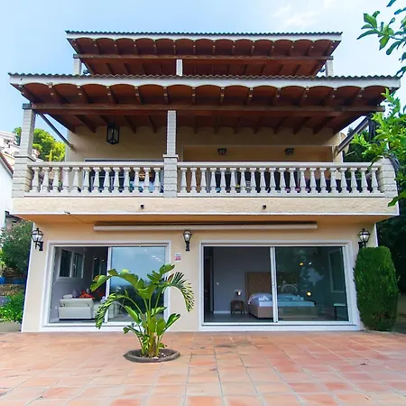 Villa Welcs 281 Emp Con Piscina Compartida *